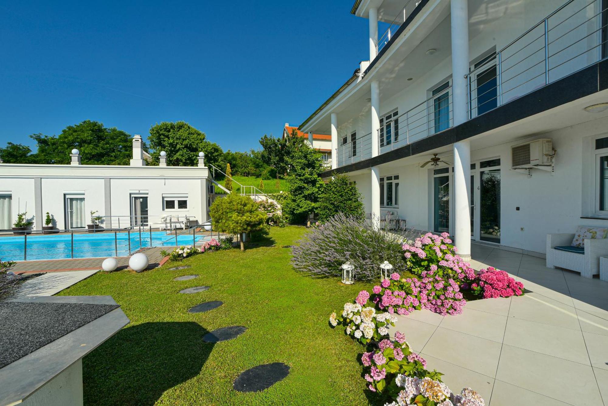 Apartments Villa Graf 스메데레보 외부 사진